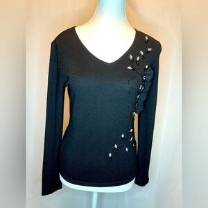 ⭐️ Black sweater with embellishments